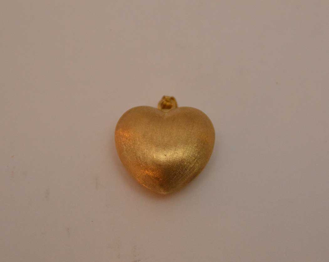 18kt gold heart pendant, 3.7cwt: 18kt gold heart pendant, 3.7cwt