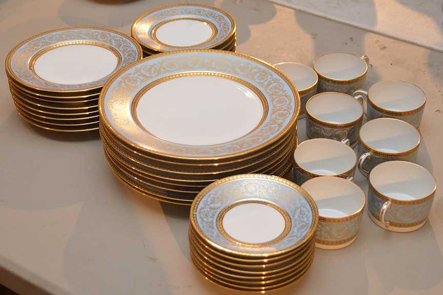 Haviland Limoges "Pascal" porcelain partial china (1 of 5)