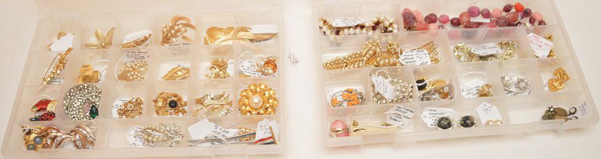 Lot of costume, approx. 22 signed Trifari pcs, approx. (1 of 5)