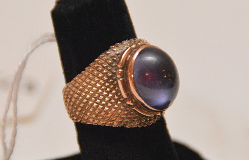 Men's 14kt gold ring, Amethyst cabachon, 8.8 grams (1 of 3)