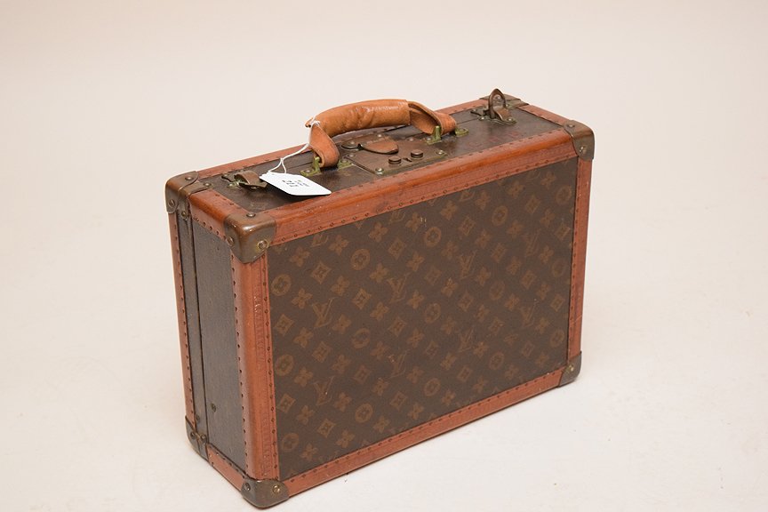 Louis Vuitton case, label Paris 81513 or 8?  6"h x 16"w (1 of 6)