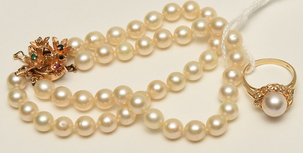 Double strand pearl bracelet with colored stone in gold (1 of 4)