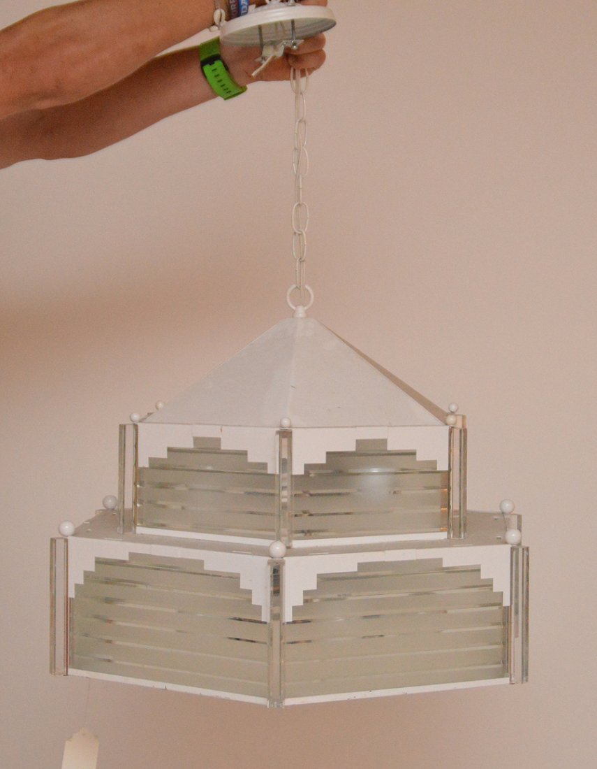 Vintage modern style white hexagonal chandelier: Vintage modern style white hexagonal chandelier