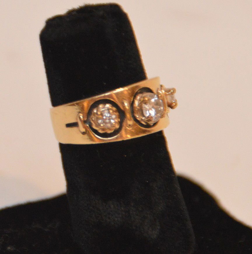 ladies 14kt yellow gold ring with 3 diamonds. Center (1 of 3)