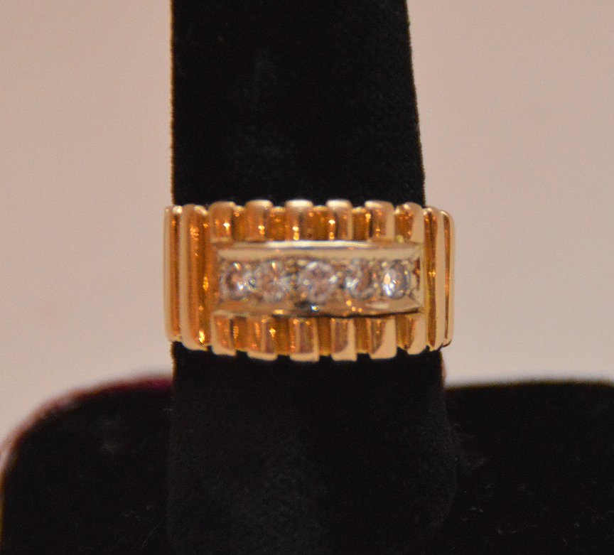 Ladies ring, 14kt gold, channel motif with 5 diamonds (1 of 2)