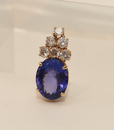 Ladies custom made 14kt yellow gold pendant containing (1 of 3)