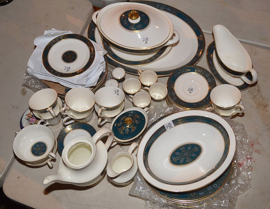 Royal Doulton "Carlyle" incomplete china, teal border, (1 of 3)