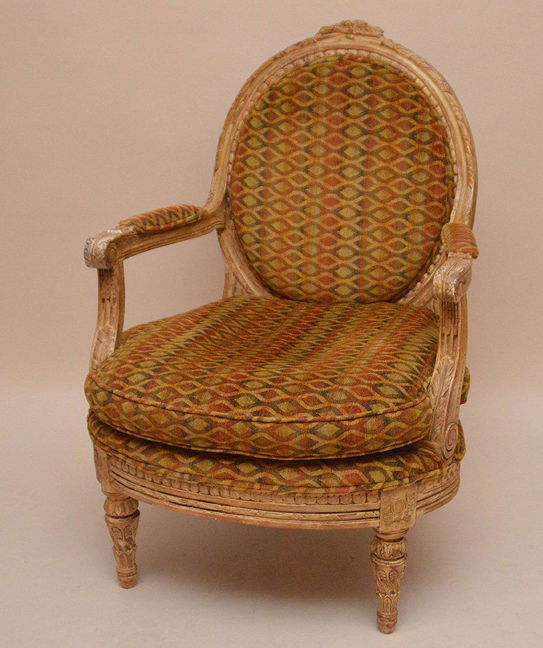 Heavily carved white washed chair frame, velour diamond (1 of 5)