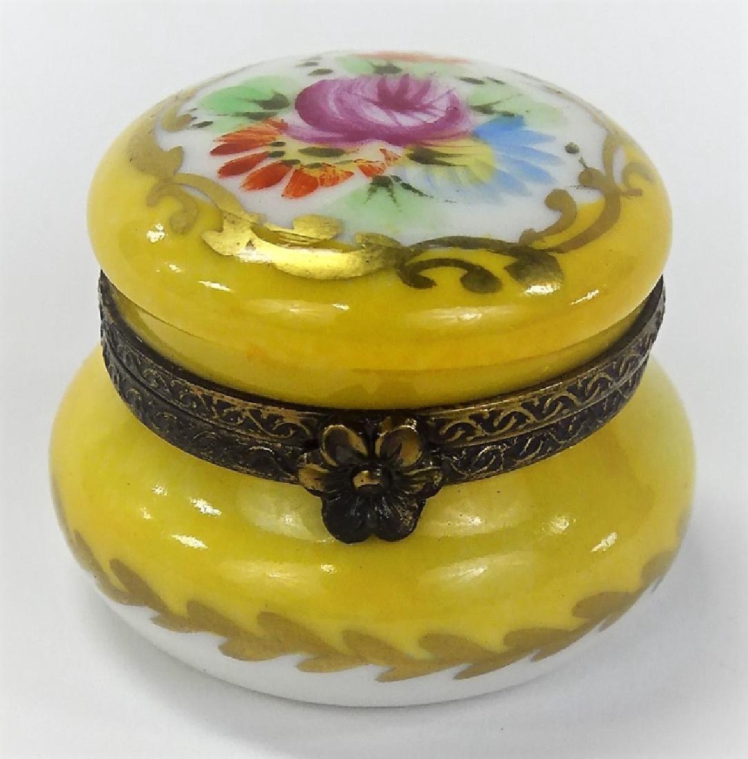 VINTAGE LIMOGES HAND PAINTED PILL BOX (1 of 2)