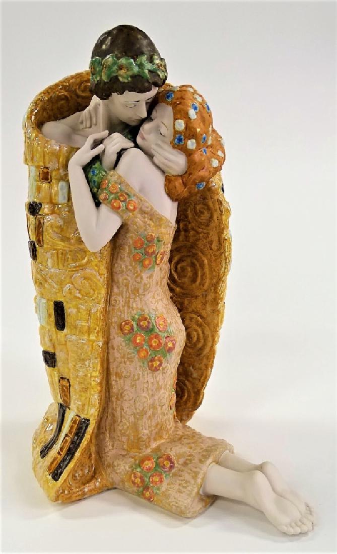 LLADRO SPANISH PORCELAIN 'THE KISS' GROUP #8204 (1 of 3)
