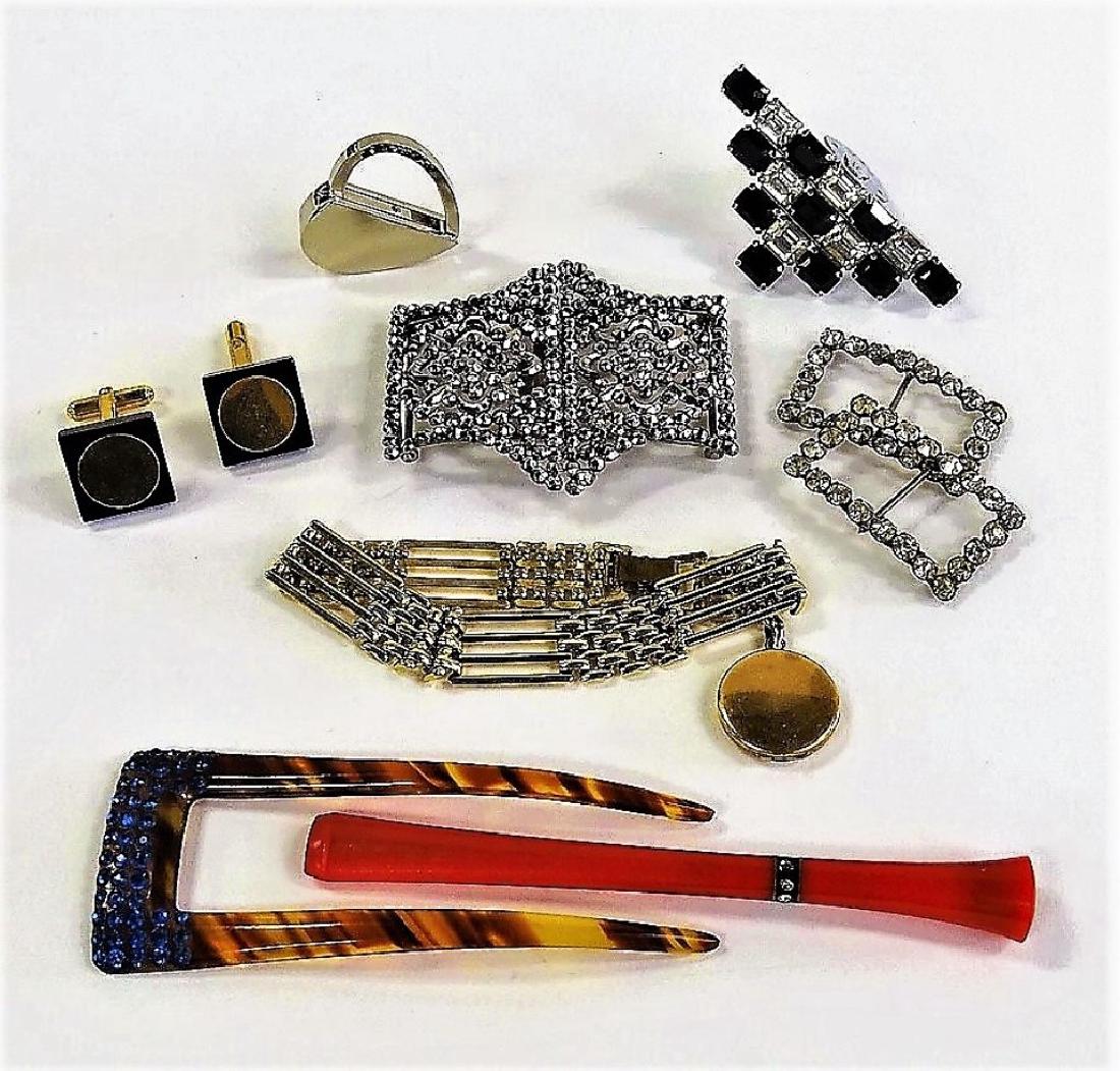 LARGE LOT OF COSTUME MISC JEWELRY (1 of 1)