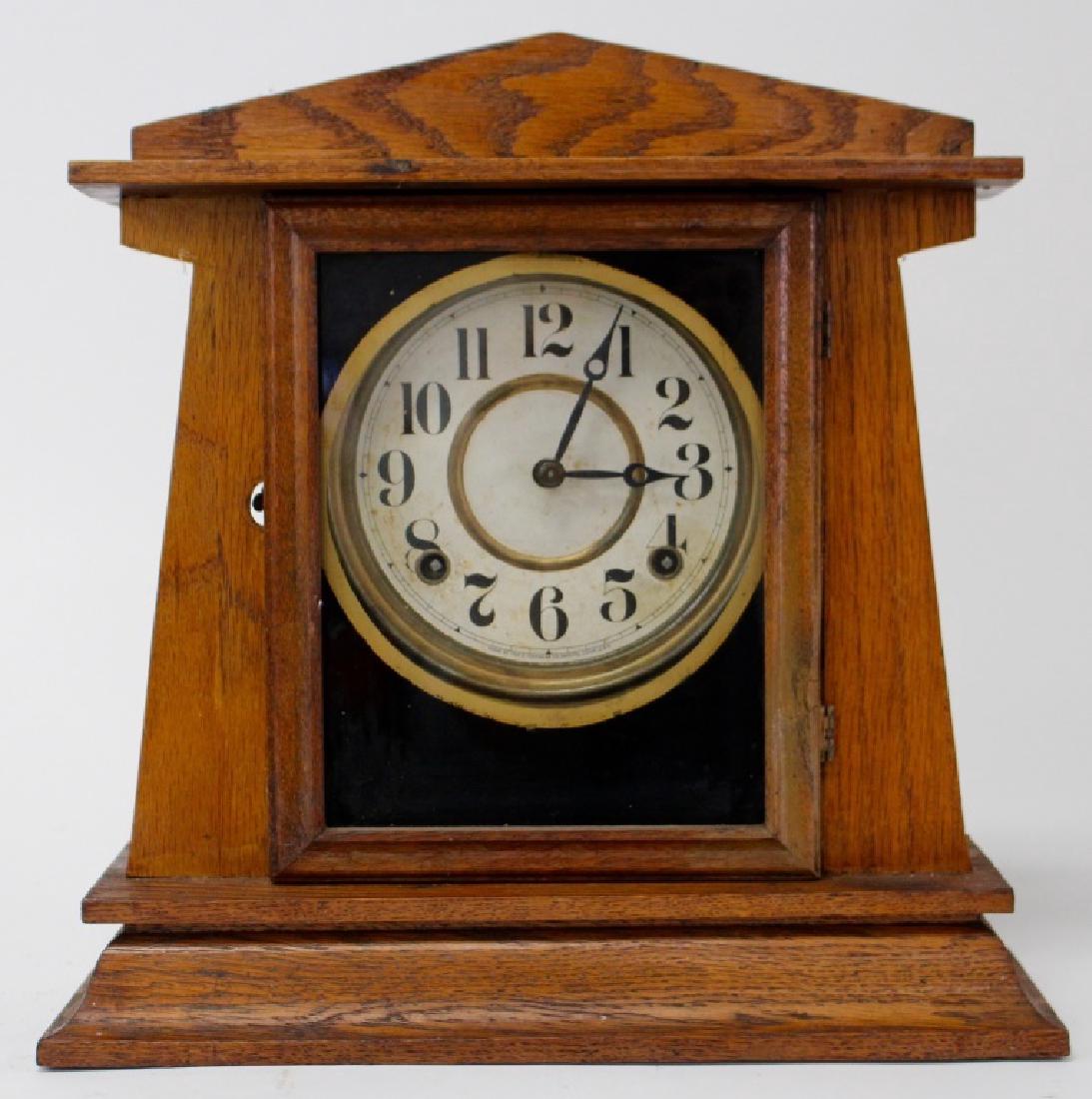 ANTIQUE 8 DAY INGRAHAM OAK CASE SHELF CLOCK (1 of 3)