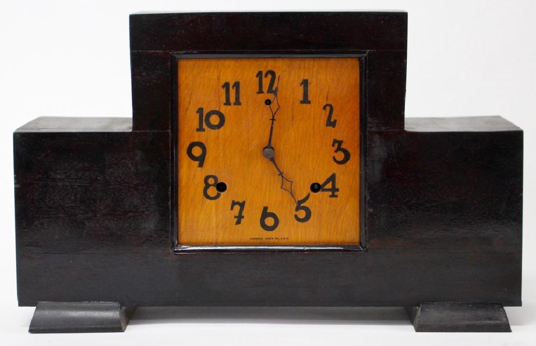 VINTAGE NATIONAL CLOCK CO. WOOD CASE MANTEL CLOCK (1 of 4)