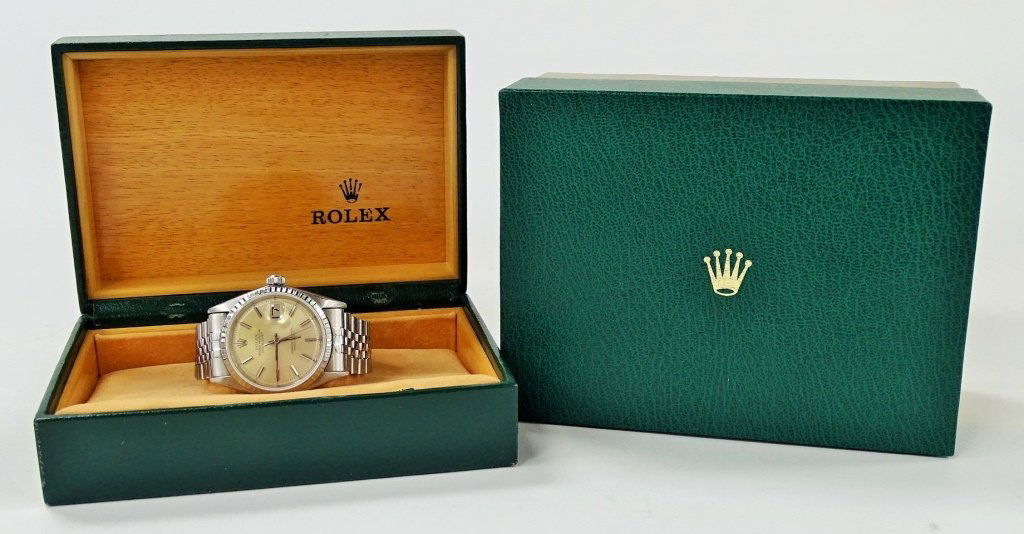 MEN'S VINTAGE ROLEX OYSTER PERPETUAL DATEJUST (1 of 7)