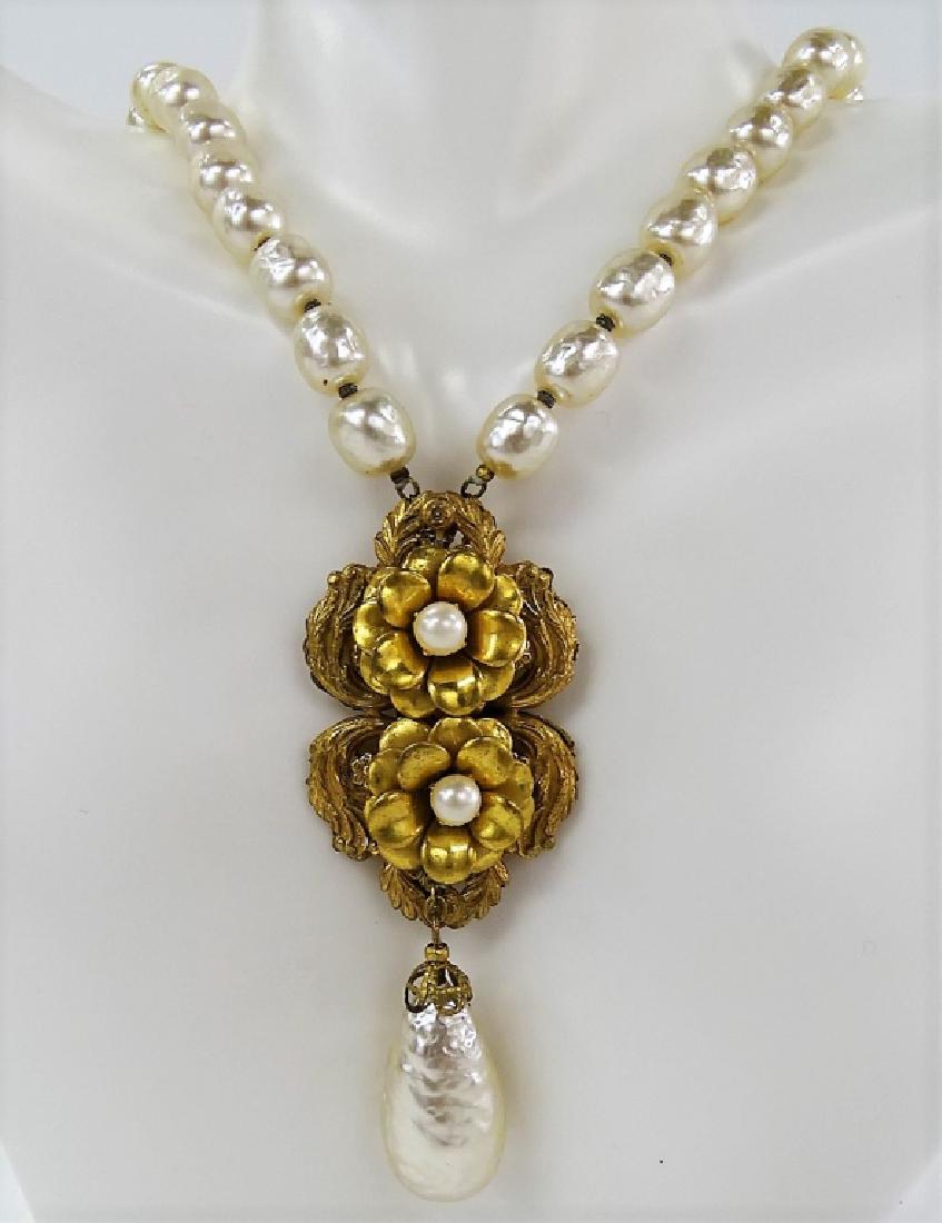 RARE MIRIAM HASKELL FAUX PEARL NECKLACE (1 of 3)