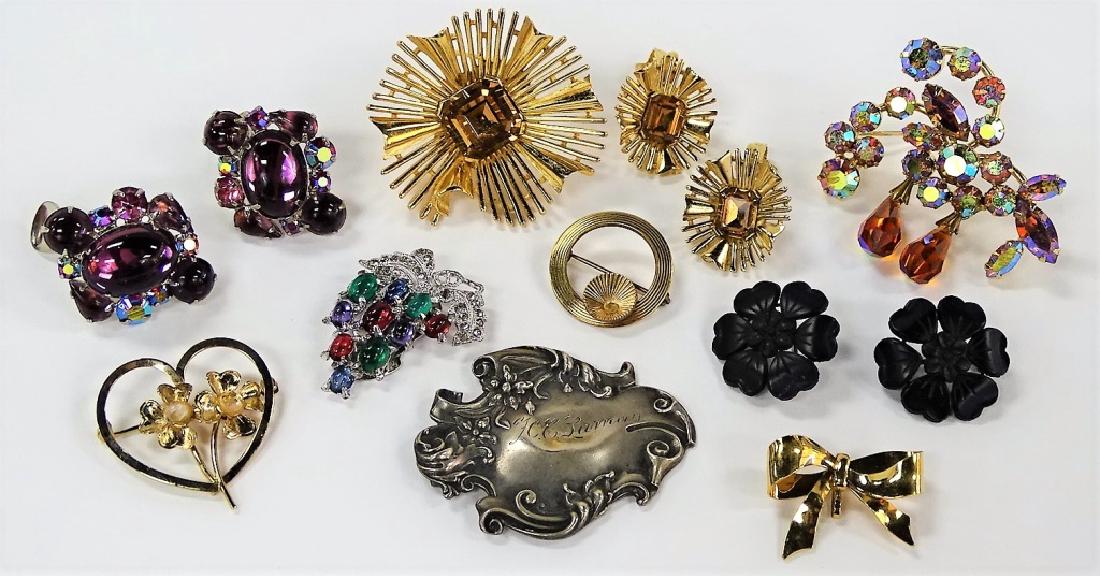 LARGE LOT OF VINTAGE COSTUME JEWELRY (1 of 1)