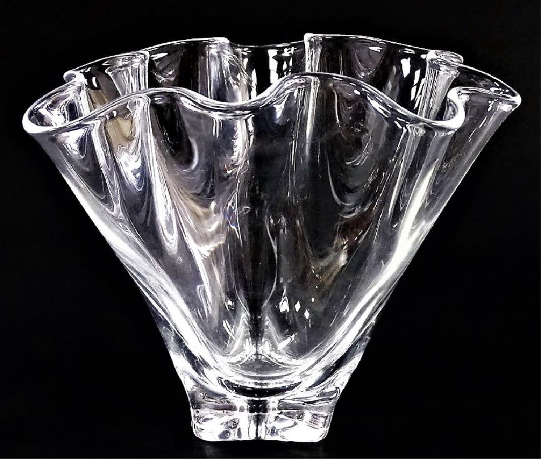 VINTAGE STEUBEN CRYSTAL GLASS VASE (1 of 3)