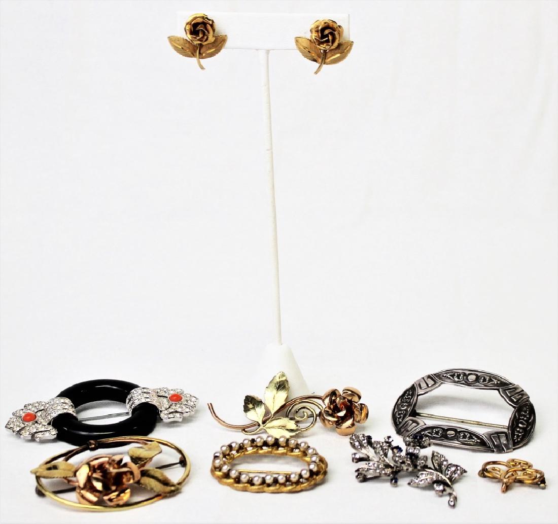 LARGE LOT OF COSTUME PINS / BROOCHES / CLIPS (1 of 1)