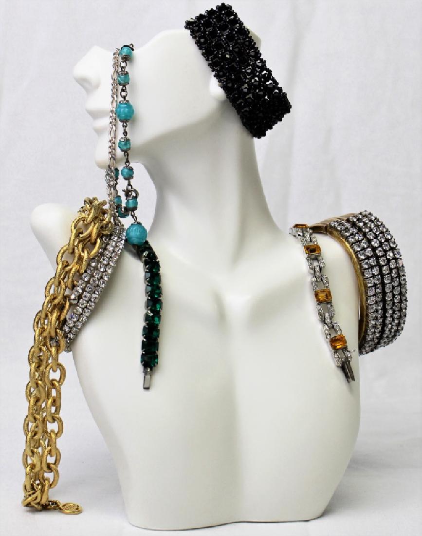 LARGE LOT OF COSTUME BRACELETS / BANGLES (1 of 1)