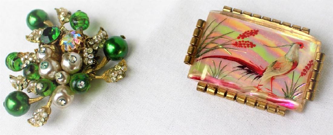 PAIR OF FASHIONABLE COSTUME PINS & BROOCHES (1 of 1)