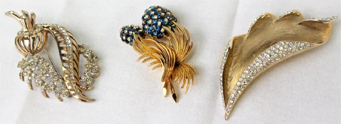 IMPECCABLE LOT OF SIGNED COSTUME PINS (1 of 1)