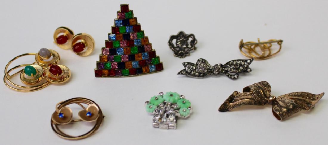 LARGE LOT OF COSTUME PINS & CLIPS (1 of 1)