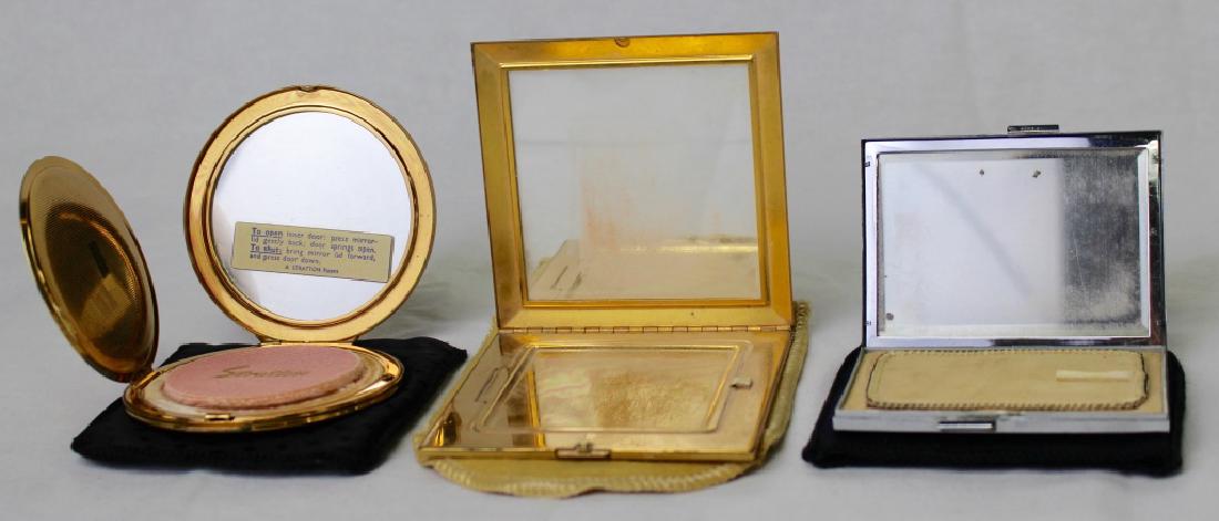 LOT OF VINTAGE WOMEN'S COMPACTS (1 of 1)