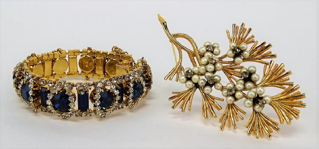 INCREDIBLE LOT OF SIGNED COSTUME JEWELRY (1 of 3)