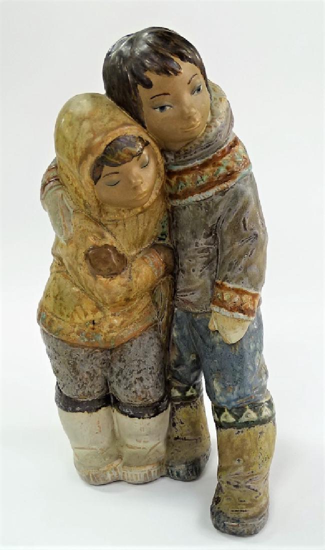 LLADRO GRES ESKIMO BOY & GIRL PORCELAIN FIGURINE (1 of 3)