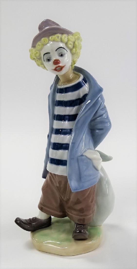 LLADRO LITTLE TRAVELER 2ND SOCIETY PIECE (1 of 4)