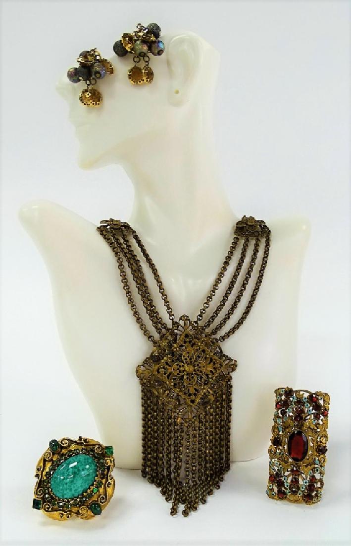 GRAND LOT OF VINTAGE COSTUME JEWELRY INC VICTORIAN (1 of 1)