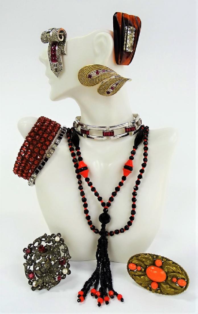 PRIME LOT OF VINTAGE COSTUME JEWELRY INC BOUCHER (1 of 2)
