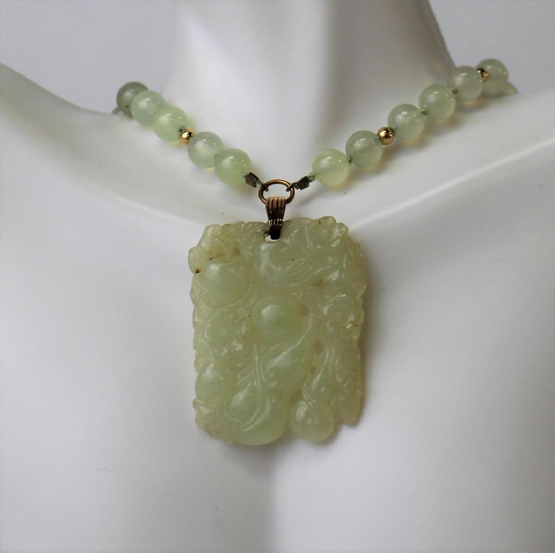 VINTAGE BEADED JADE NECKLACE W/ PENDANT (1 of 1)