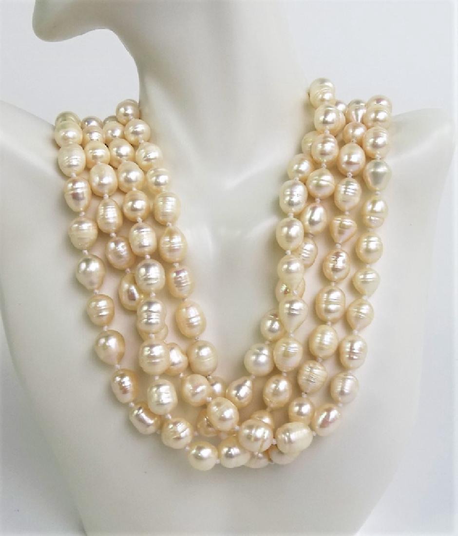 LOVELY SET OF FRESHWATER [EARL NECKLACE: Double strand, measures 28" long. from Palm Beach estate shipping $15 plus ins we will combine shipping