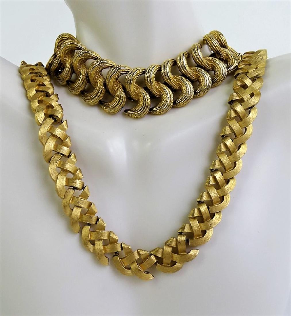 LOT OF VINTAGE TRIFARI & MONET NECKLACE & BRACELET (1 of 2)