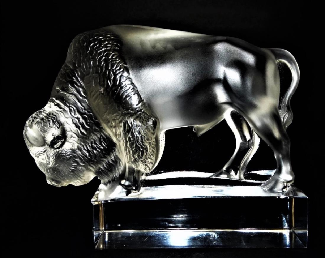 LALIQUE CRYSTAL BISON PAPERWEIGHT (1 of 3)