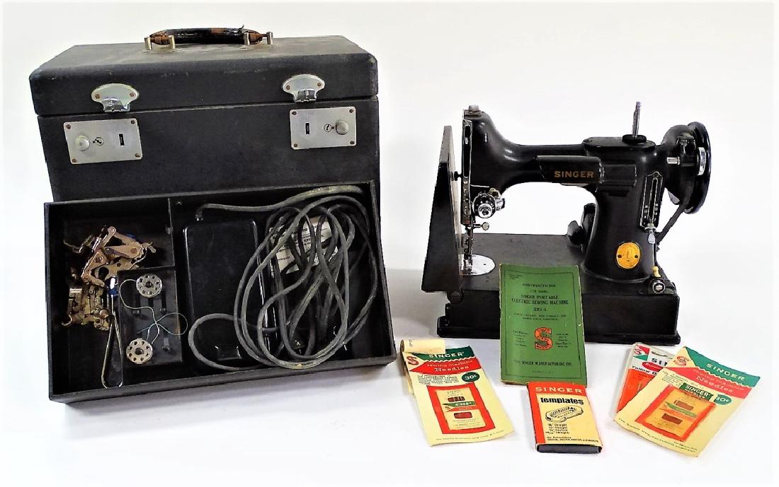 SINGER FEATHERWEIGHT 221-1 PORTABLE SEWING (1 of 5)