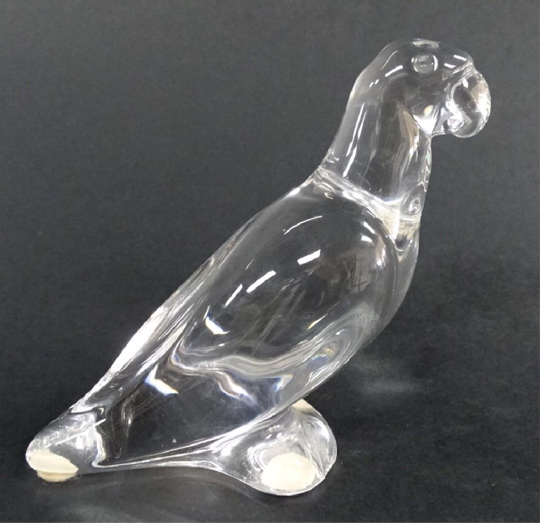 BACCARAT CRYSTAL GLASS PARROT PAPERWEIGHT (1 of 2)