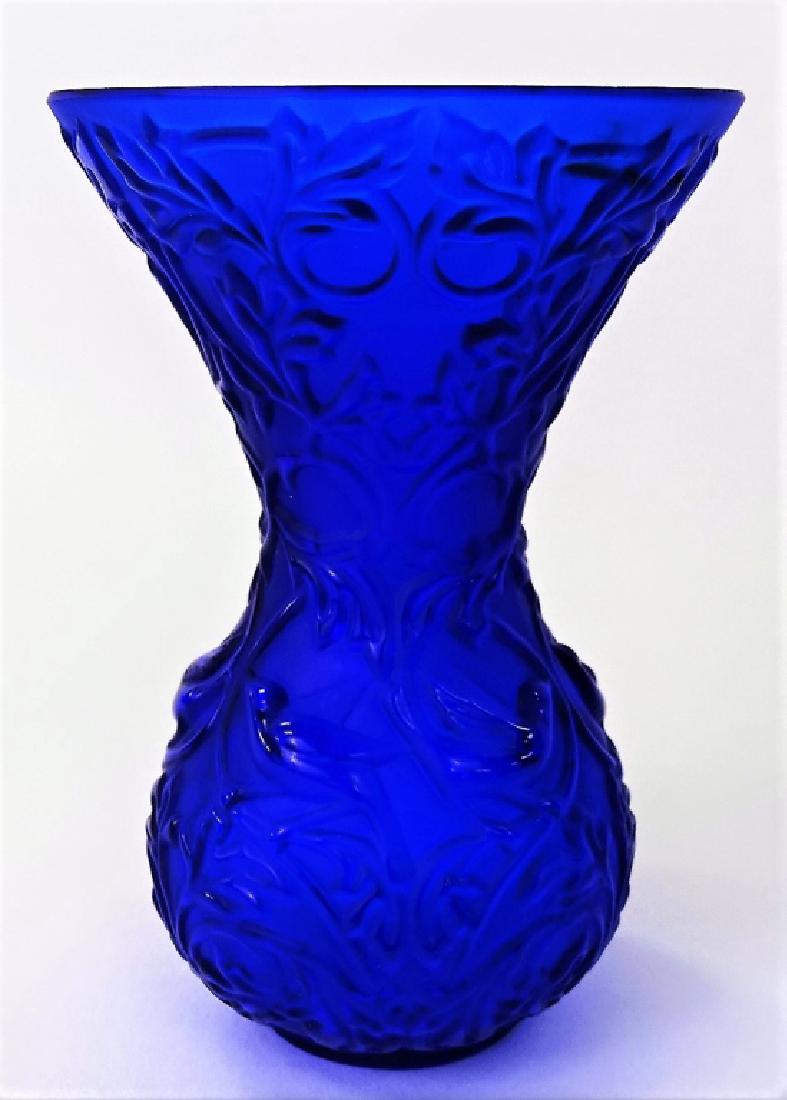 LALIQUE COBALT VASE WITH BIRDS FLARED RIMS (1 of 3)
