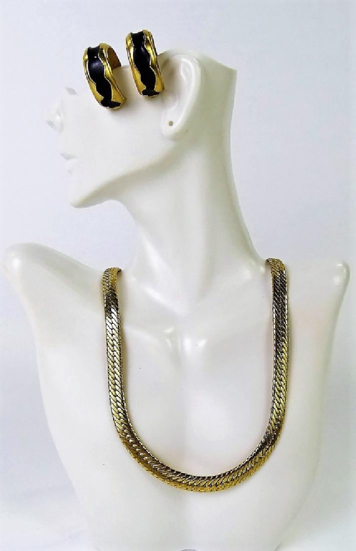 GIVENCHY ASSORTED GOLD TONE JEWELRY (1 of 4)