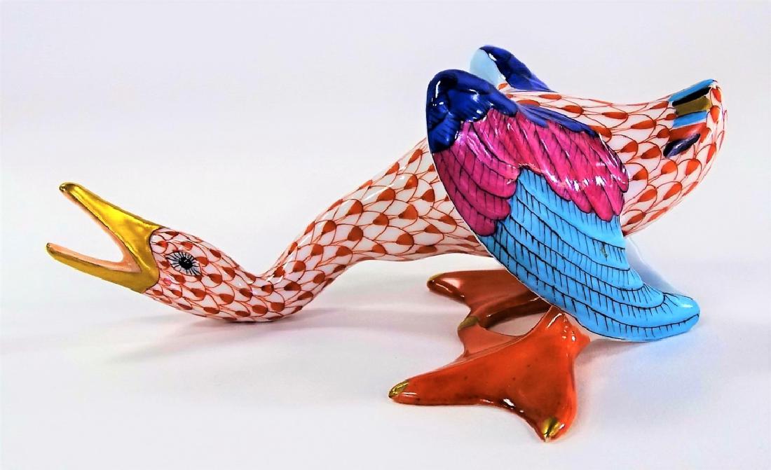 HEREND HUNGARIAN PORCELAIN FISHNET GOOSE FIGURE (1 of 5)
