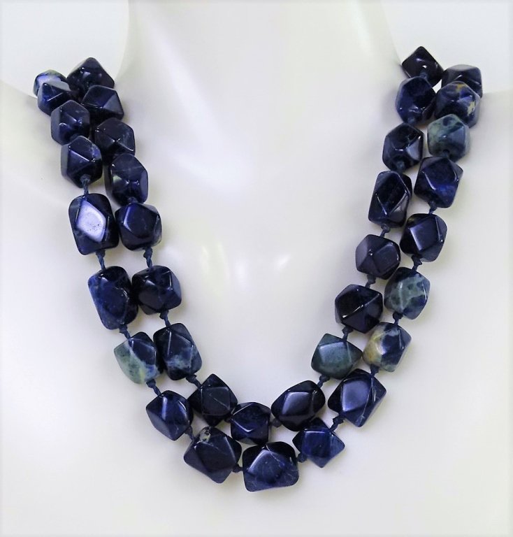 CHINESE VINTAGE LAPIS BEADED NECKLACE (1 of 2)