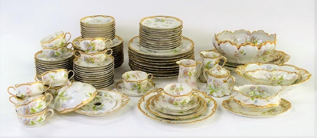 93PC SET HAVILAND LIMOGES PORCELAIN DINNERWARE (1 of 5)