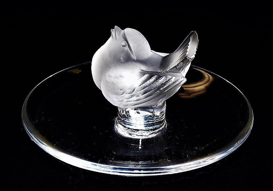 VINTAGE LALIQUE FRENCH CRYSTAL SPARROW PIN TRAY (1 of 2)