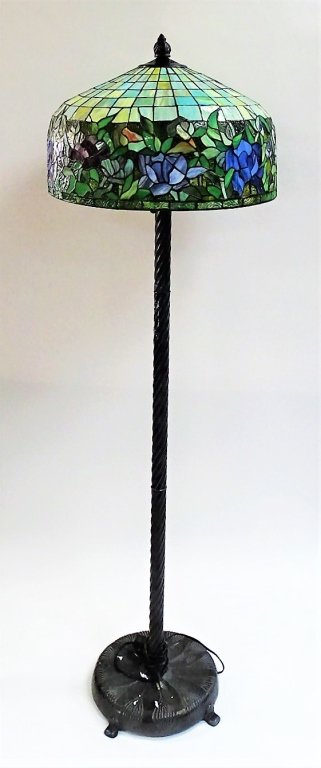 LARGE TIFFANY STYLE FLOOR LAMP (1 of 3)