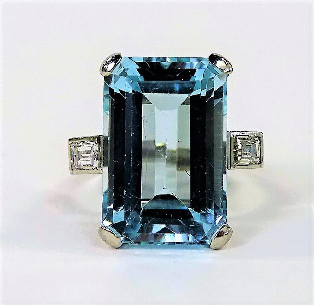 VINTAGE LADIES PLATINUM AQUAMARINE & DIAMOND RING (1 of 5)