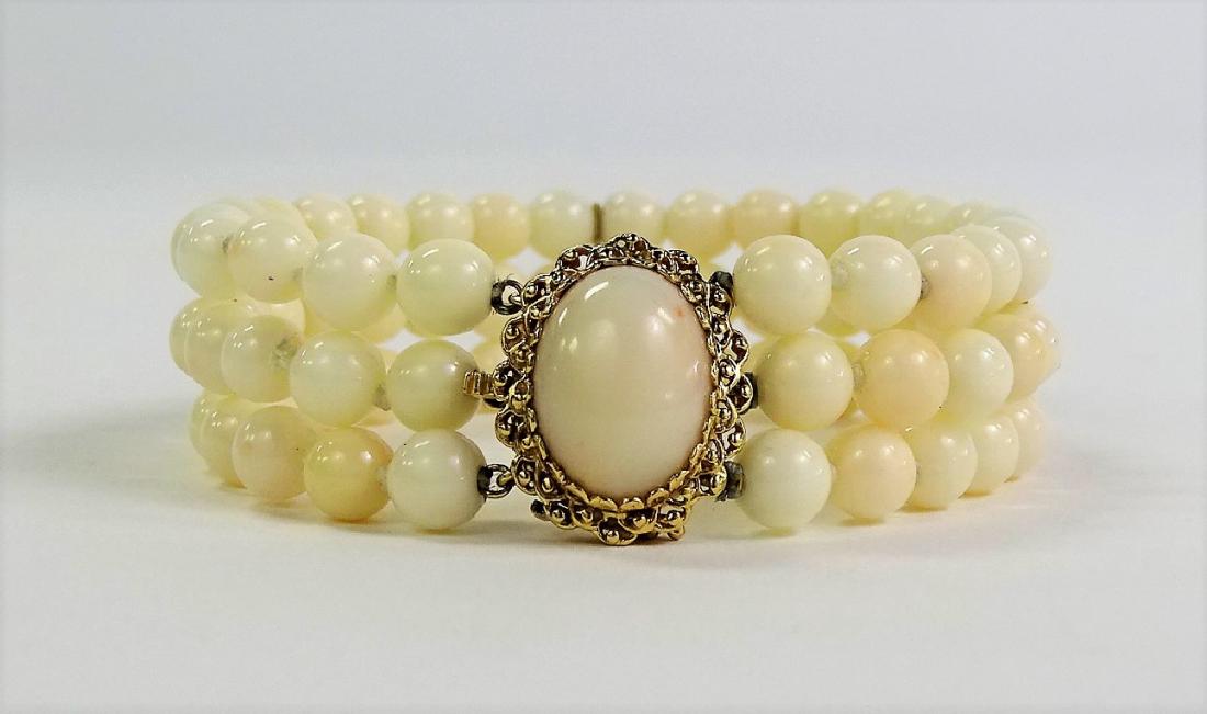 LADIES 14KT YELLOW GOLD WHITE CORAL BRACELET (1 of 3)
