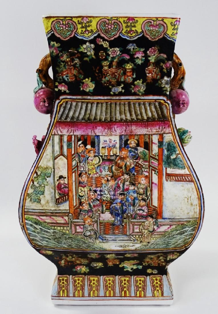 LARGE CHINESE FAMILLE ROSE PORCELAIN PLANTER (1 of 5)