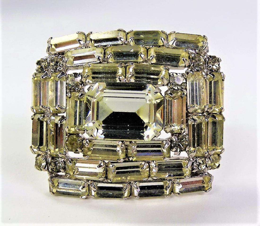LARGE VINTAGE SIGNED WEISS RHINESTONE BROOCH (1 of 2)