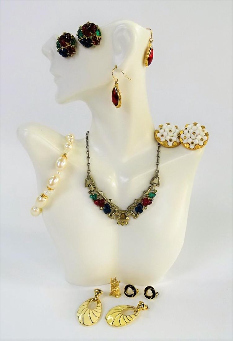 LARGE LOT OF SIGNED TRIFARI COSTUME (1 of 5)